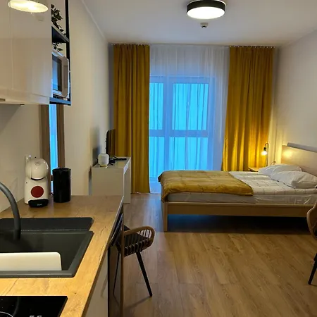 Pl. Wolności 6 *